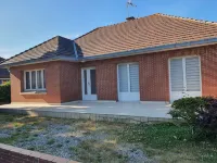 SINGLE-STOREY HOUSE 700M FROM THE SEA - 2 BEDROOMS Hotels in Camiers