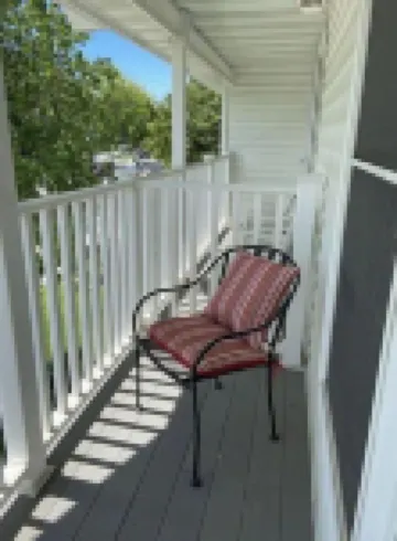 3 bed/3.5 bath Fish Creek Condo: walking distance to beach/parks, bars & dining
