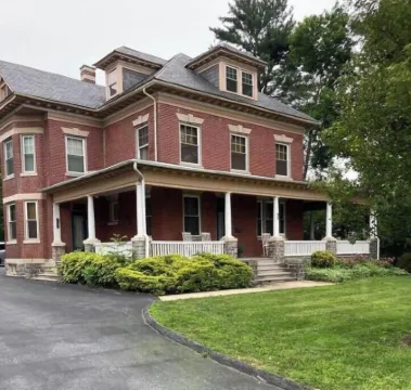 Historic Main Street Getaway Hotels in Upper Leacock Township