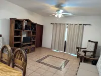 Charming 2-bedroom cottage with WiFi, AC in tranquil Tequesquitengo Hotel a Tequesquitengo