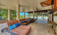 Medina Lake Waterfront Getaway