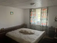 Guest house located 5 km from Bansko. Ski area 5km. โรงแรมใน