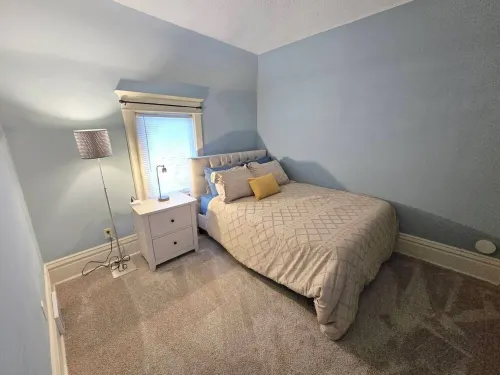 Spacious 5-bedroom house in delightful Saint Paul with WiFi, AC