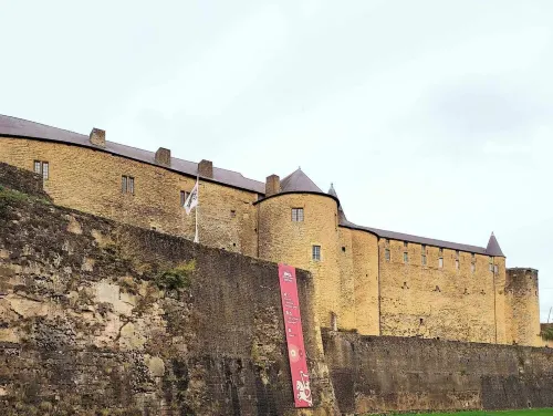 L'élégant des Remparts, Avec vue sur Chateau-fort Hotels in Sedan