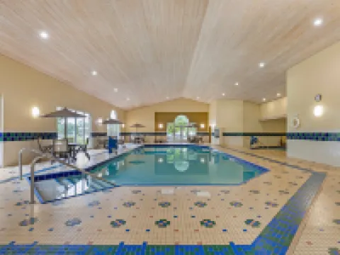 Country Inn & Suites by Radisson, des Moines West, IA Hotels in Clive