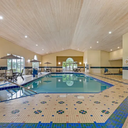 Country Inn & Suites by Radisson, des Moines West, IA