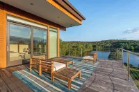 Lakeside Modern Escape  Gym • Kayaks • Fireplace Hotels in Taghkanic