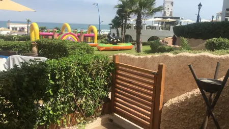 Small Riad facing the sea close to the best restaurants and small fishing port