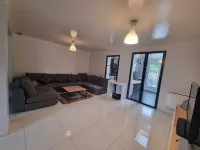 Charmante Maison 5 pcs Dans une Copropriété Calme et Proche des Transports 維爾塔納斯住宿飯店