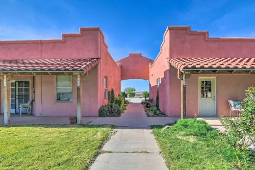 Single-Story Eloy Apartment w/ Patio Space! - Holiday Apartments
