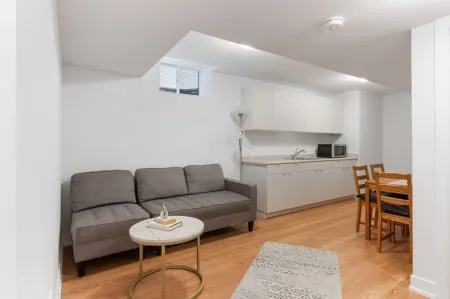 Newly Built Basement Suite – Comfort & Convenience