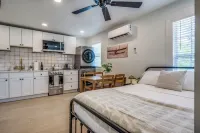 The Vanderbilt Mansion Apt 11 Near Downtown and TWU