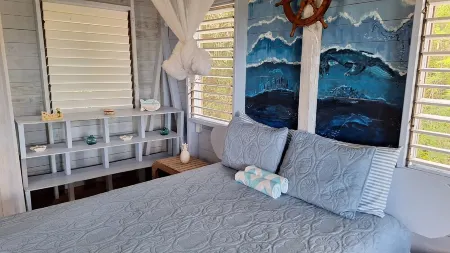 Tranquil 1 bedroom Cottage Отели в г. Liberta