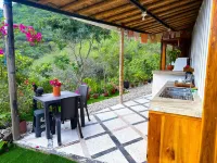 Stunning views - Cozy and Secluded guesthouse with 1 bedroom and WiFi, AC.