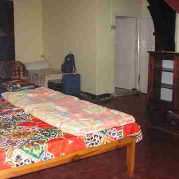 Troya Home Stay - Not a Hotel! Come stay in a Home! Rooms