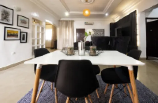 A beautiful and well-furnished 2-bedroom ensuite apartment in the heart of Abuja