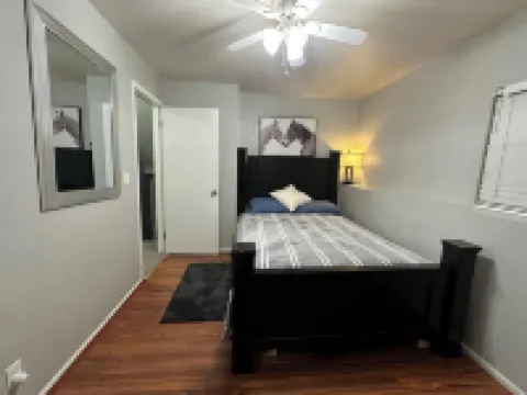 Charming 3-bedroom townhome with WiFi and AC in West Valley City