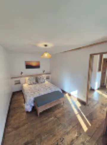 Renovated village house close to major sites and 3 ski resorts. Hotels in Esquièze-Sère