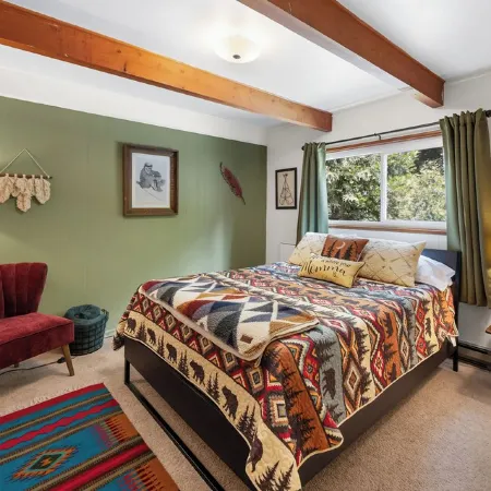 Charming 3-bedroom cabin with AC, WiFi in serene Idyllwild-Pine Cove