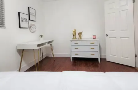 Cozy studio with WiFi and AC in charming Miami