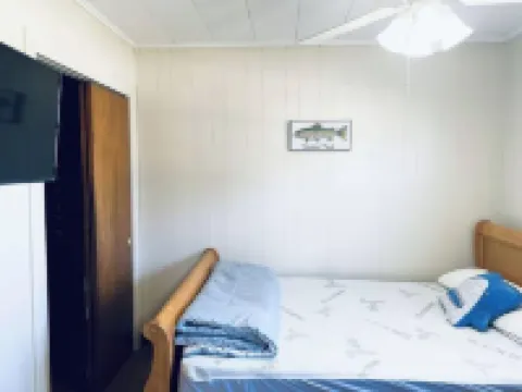 Family Friendly Beach House - 4 Minute Walk to Beach Hotels in Narragansett