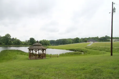 Charming Lakefront Cottage in Kernersville - Relax with nature!