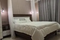 S&M Homes on Kampala - Entebbe road, offers accommodation that is very unique. Hotels near Ragga Dee Beach