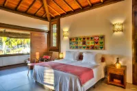 Casa Linda, sea front of Taipus de Fora beach, Marau