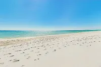SeaSpray ☀️ 2nd FL Beach Front Oasis • 3 Pools • Hot Tub • Tennis • Marina 🐠