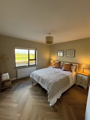 Country Cottage, private hot tub, sauna, outdoor room with stove. Peaceful& calm Hotels in 