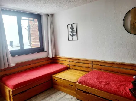 Pitch n°1 in Avoriaz. 2 rooms facing the ski lift. Sleeps 5. Fully equipped