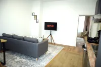 Balcony in the center, Netflix & free coffee/tea