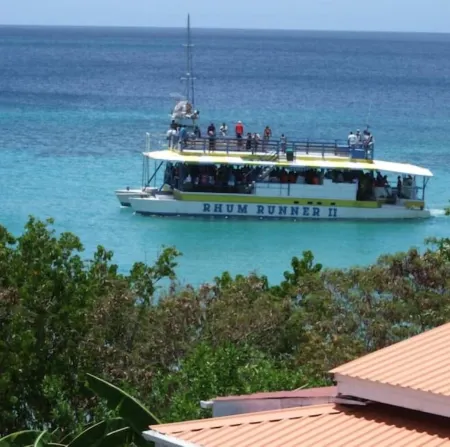 Annie's Ocean-Cozy 2BD with Stunning Bay Views Отели рядом с достопримечательностью «Гайд Парк Тропикал Гарден»