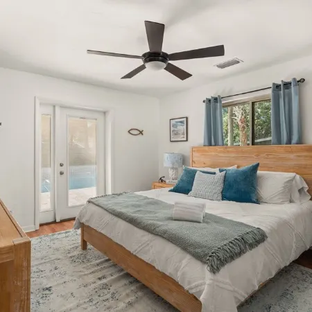 Coastal Comfort~3 BR Home w/Pool~Sleeps 9~Near Pensacola Beach