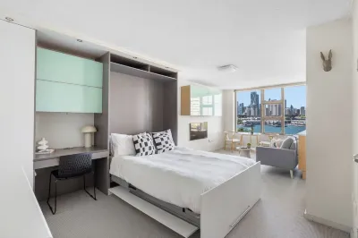 Magical Sydney Escape with Harbour Views & Parking Hotels near Sawmillers Reserve