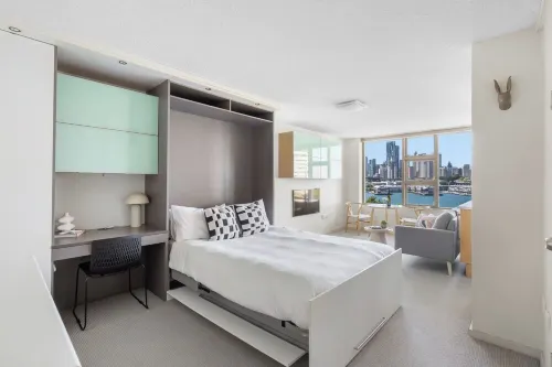 Magical Sydney Escape with Harbour Views & Parking