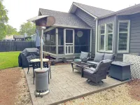 Peaceful, newly renovated 3 bedroom home located near the Blue Ridge Mountains Hotel in zona Jaymar Travel Park