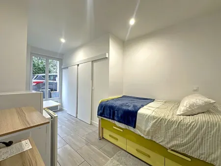 Comfort studio Отели в г. Серезен-дю-Рона