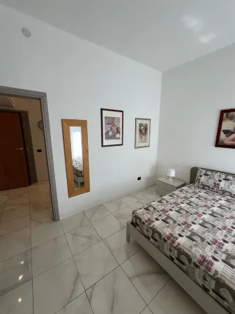 LITTLE HOUSE Отели рядом с достопримечательностью «Университет Павии»