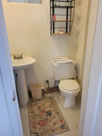 Stone Hearth Cottage in tranquil Clovis