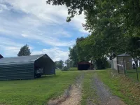 Cozy Farm House 2-bedroom house with AC in Saint Joe