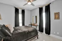 Farmhaus Oasis Family home perfect resort style rental with pool and large lot