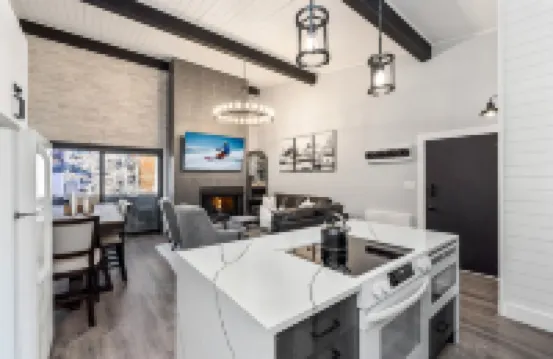 Entire Remodel 2023,180 Steps to Ski School & Gondola, 2BD/2BA,1 parking space!