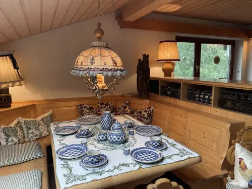 Gemütlich mit Bergblick & Kamin Am Chiemsee Hotels in Übersee