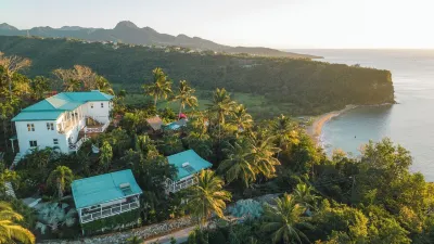 Amazing mountain top home with stunning views! Отели в г. 