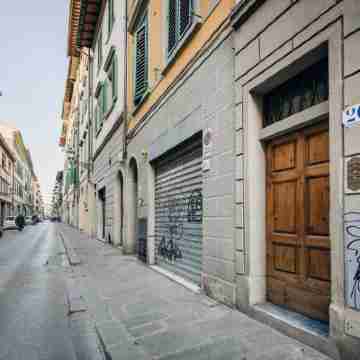 Five minutes from the cathedral Others