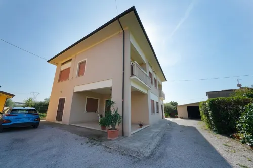 Comfortable quiet and cozy apartment with private parking space Hotels in Pescia