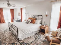Historic Creekside Townhome in Chambersburg - 3 tähden