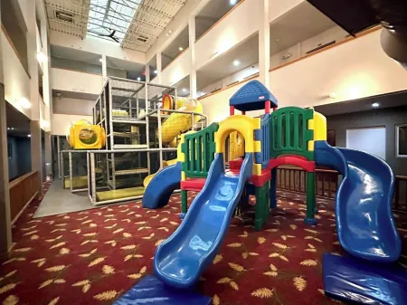 True cozy 3 bedroom ski out, Mountain Lodge 126/124 Snowshoe, WV