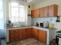 Cozy and Fully furnished apartment, with stunning views of the lakeside.